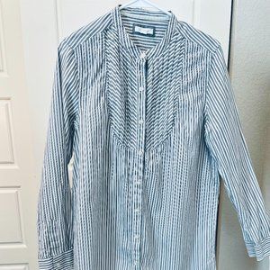 Aerie striped black and white tuxedo pleated buttond-down blouse. Women’s large.